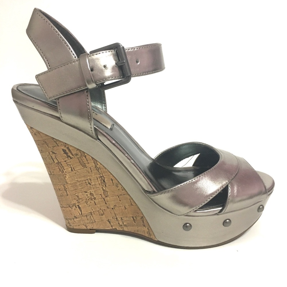 Vera Wang Platform Wedges Ankle Strap Size 6.5 M
